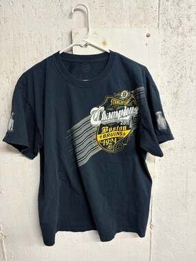 Vintage 2011 Boston Bruins Stanley Cup Champions NHL Graphic T-Shirt Large